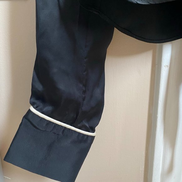 Black Aritzia Wrap Top with White Piping - Picture 5 of 9